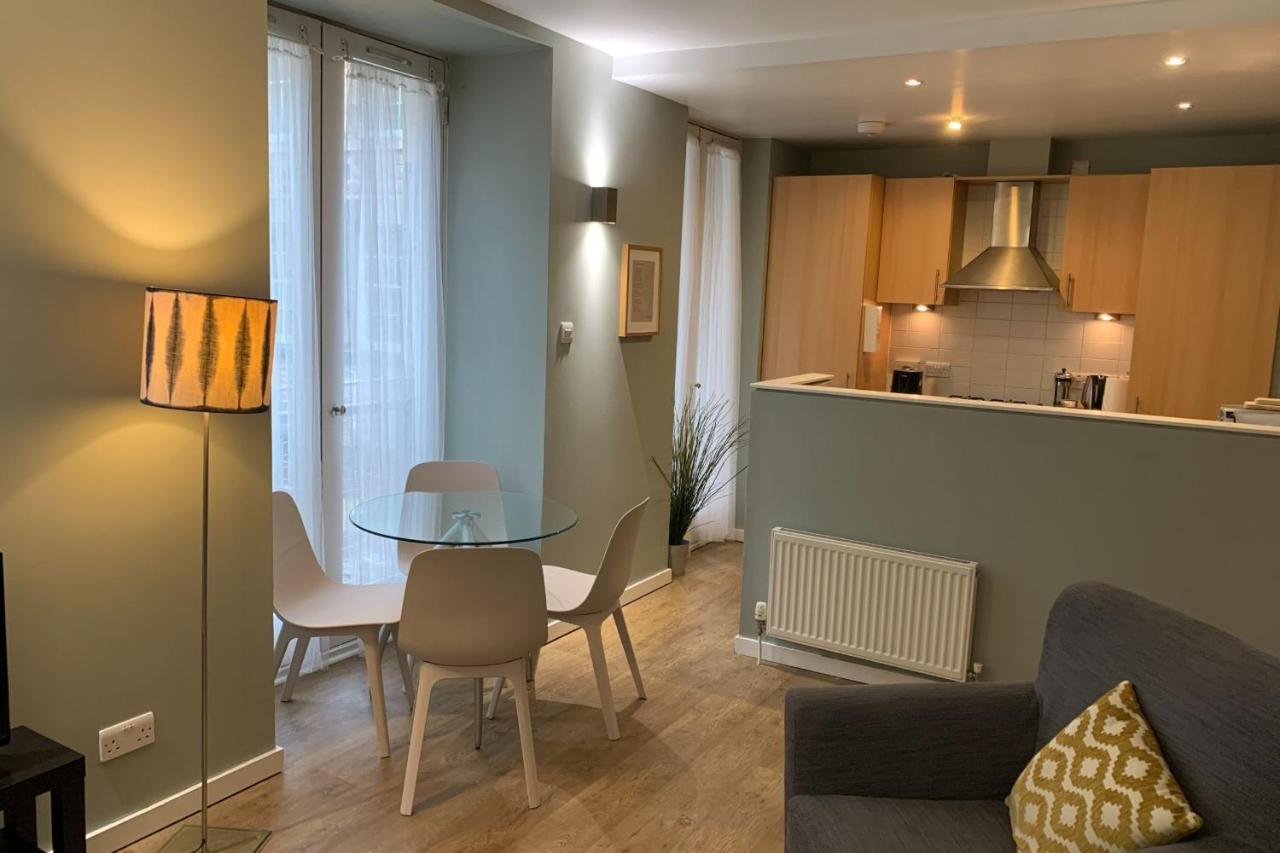 Bright And Stylish Apartment - Old Town エディンバラ エクステリア 写真